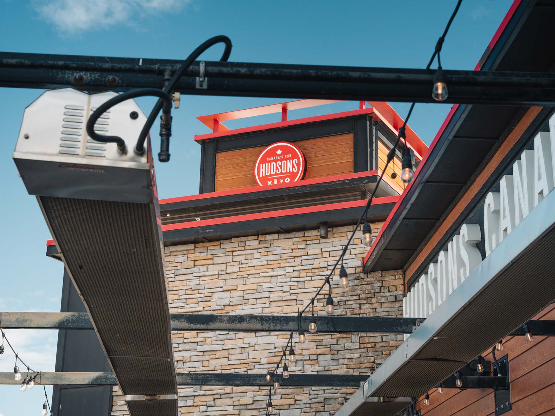 PH 50A Infrared Patio Heater at Hudson's Canada's Pub